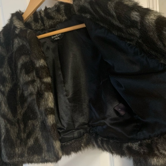 BEBE Faux Fur Leopard Print Short Cocktail Jacket - Picture 6 of 10